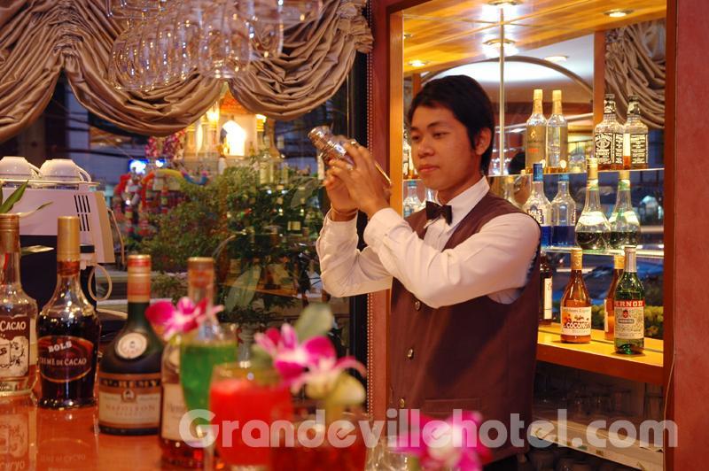 Grande Ville Hotel Bangkok Esterno foto